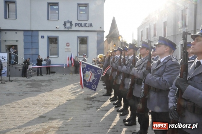 Zdjęcie w galerii na portalu naszraciborz.pl: Komisariat w Kuźni Raciborskiej jak spod igły wiadomości z regionu