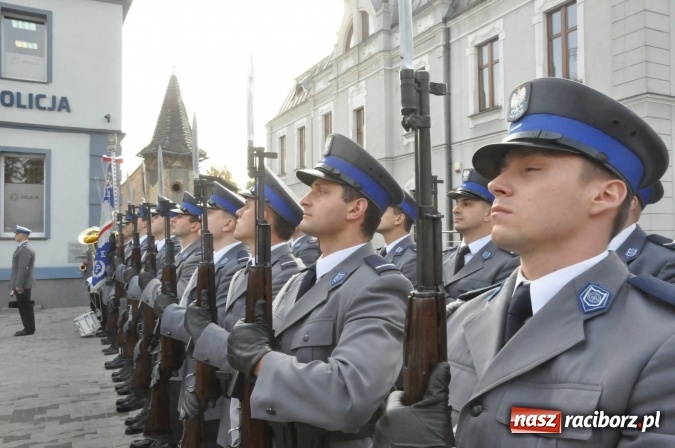 Zdjęcie w galerii na portalu naszraciborz.pl: Komisariat w Kuźni Raciborskiej jak spod igły wiadomości z regionu