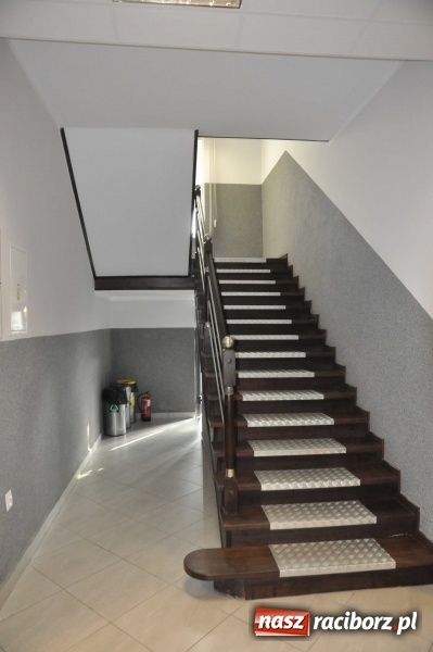 Zdjęcie w galerii na portalu naszraciborz.pl: Komisariat w Kuźni Raciborskiej jak spod igły wiadomości z regionu