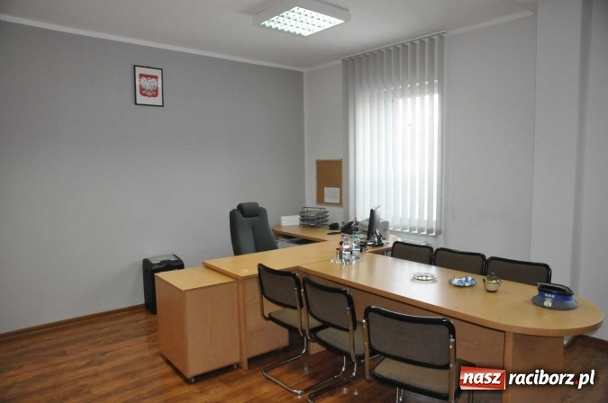 Zdjęcie w galerii na portalu naszraciborz.pl: Komisariat w Kuźni Raciborskiej jak spod igły wiadomości z regionu