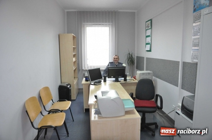 Zdjęcie w galerii na portalu naszraciborz.pl: Komisariat w Kuźni Raciborskiej jak spod igły wiadomości z regionu
