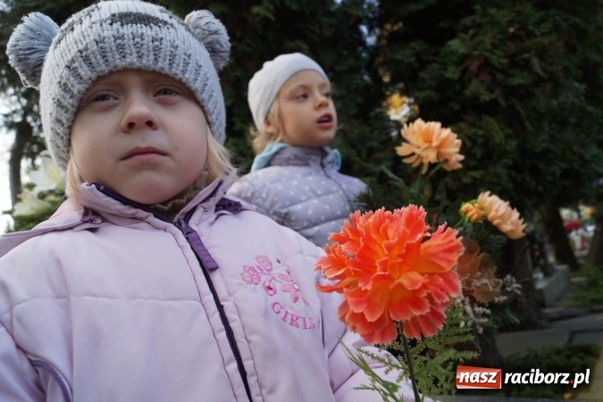 Zdjęcie w galerii na portalu naszraciborz.pl: Uczniowie z Górek Śl. pamiętają o ofiarach marszu śmierci  wiadomości z regionu