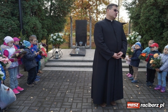 Zdjęcie w galerii na portalu naszraciborz.pl: Uczniowie z Górek Śl. pamiętają o ofiarach marszu śmierci  wiadomości z regionu