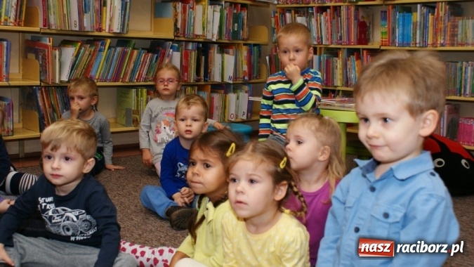 Zdjęcie w galerii na portalu naszraciborz.pl: Wierszykarnia w raciborskiej bibliotece wiadomości z regionu