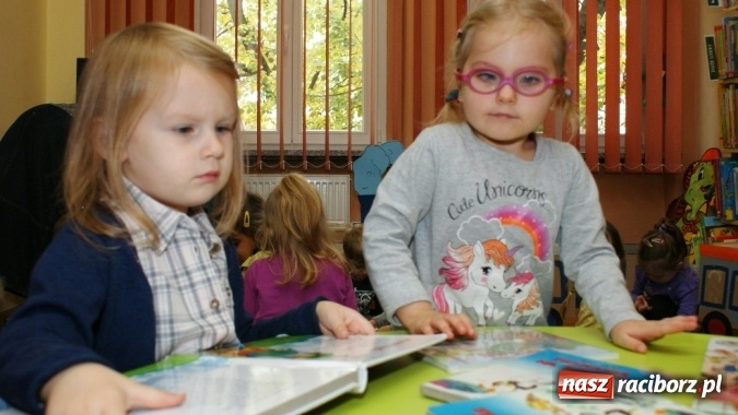 Zdjęcie w galerii na portalu naszraciborz.pl: Wierszykarnia w raciborskiej bibliotece wiadomości z regionu