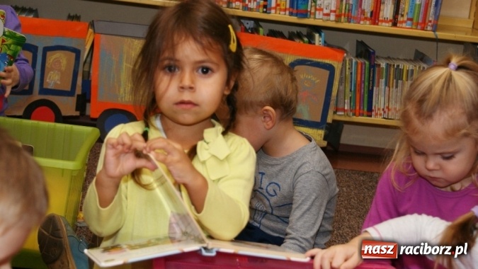 Zdjęcie w galerii na portalu naszraciborz.pl: Wierszykarnia w raciborskiej bibliotece wiadomości z regionu
