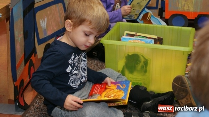 Zdjęcie w galerii na portalu naszraciborz.pl: Wierszykarnia w raciborskiej bibliotece wiadomości z regionu