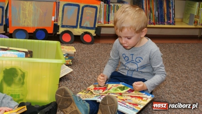 Zdjęcie w galerii na portalu naszraciborz.pl: Wierszykarnia w raciborskiej bibliotece wiadomości z regionu