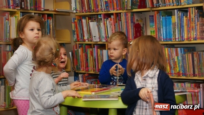 Zdjęcie w galerii na portalu naszraciborz.pl: Wierszykarnia w raciborskiej bibliotece wiadomości z regionu