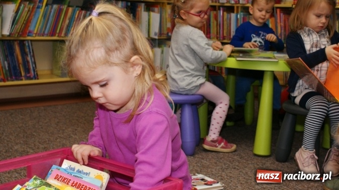Zdjęcie w galerii na portalu naszraciborz.pl: Wierszykarnia w raciborskiej bibliotece wiadomości z regionu