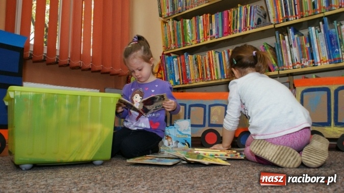 Zdjęcie w galerii na portalu naszraciborz.pl: Wierszykarnia w raciborskiej bibliotece wiadomości z regionu