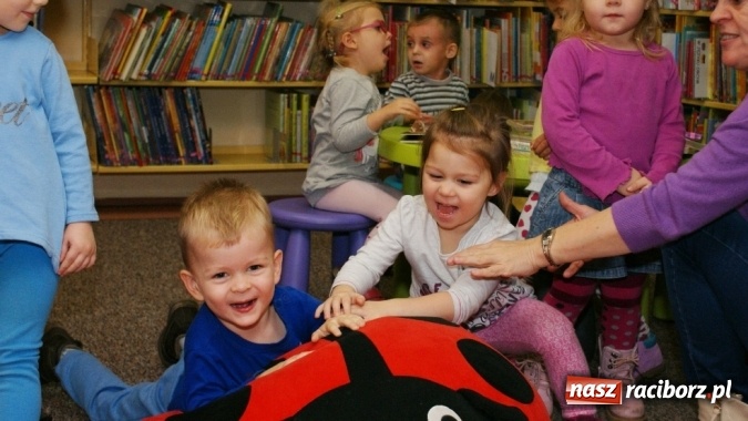 Zdjęcie w galerii na portalu naszraciborz.pl: Wierszykarnia w raciborskiej bibliotece wiadomości z regionu