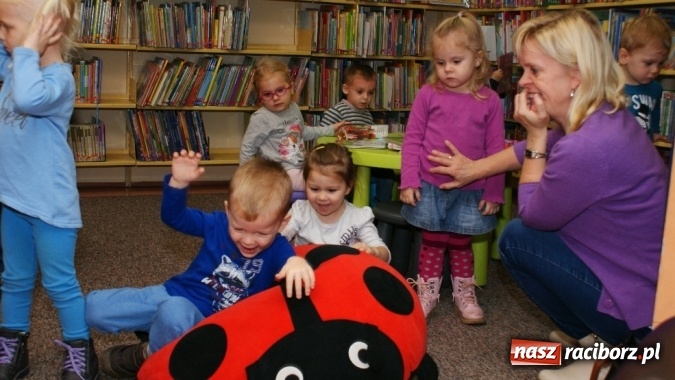 Zdjęcie w galerii na portalu naszraciborz.pl: Wierszykarnia w raciborskiej bibliotece wiadomości z regionu