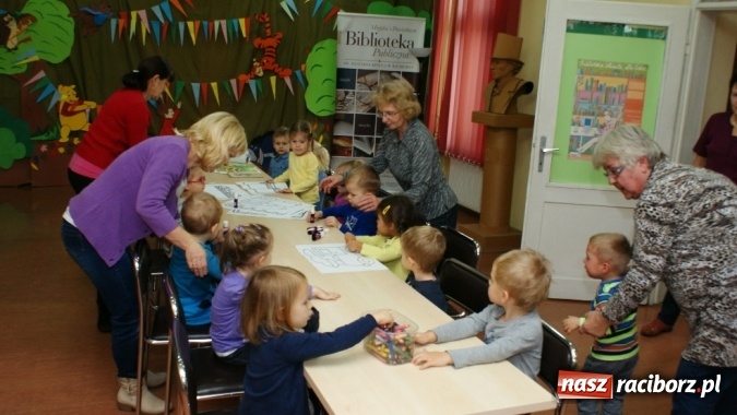 Zdjęcie w galerii na portalu naszraciborz.pl: Wierszykarnia w raciborskiej bibliotece wiadomości z regionu