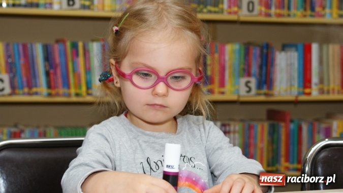 Zdjęcie w galerii na portalu naszraciborz.pl: Wierszykarnia w raciborskiej bibliotece wiadomości z regionu