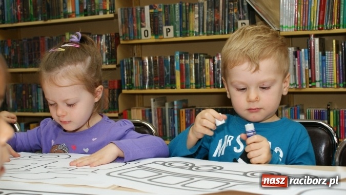 Zdjęcie w galerii na portalu naszraciborz.pl: Wierszykarnia w raciborskiej bibliotece wiadomości z regionu
