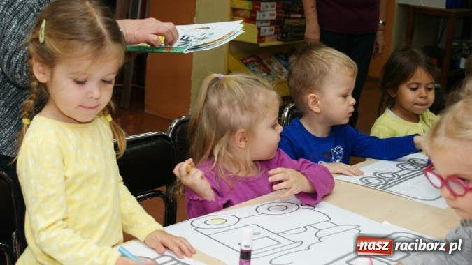Zdjęcie w galerii na portalu naszraciborz.pl: Wierszykarnia w raciborskiej bibliotece wiadomości z regionu