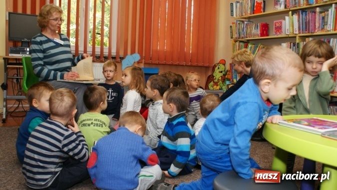 Zdjęcie w galerii na portalu naszraciborz.pl: Wierszykarnia w raciborskiej bibliotece wiadomości z regionu