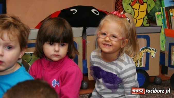 Zdjęcie w galerii na portalu naszraciborz.pl: Wierszykarnia w raciborskiej bibliotece wiadomości z regionu