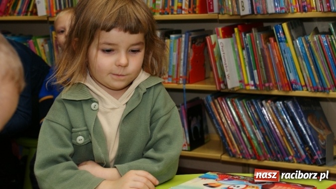 Zdjęcie w galerii na portalu naszraciborz.pl: Wierszykarnia w raciborskiej bibliotece wiadomości z regionu