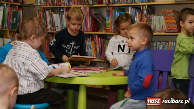 Zdjęcie w galerii na portalu naszraciborz.pl: Wierszykarnia w raciborskiej bibliotece wiadomości z regionu