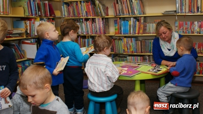 Zdjęcie w galerii na portalu naszraciborz.pl: Wierszykarnia w raciborskiej bibliotece wiadomości z regionu