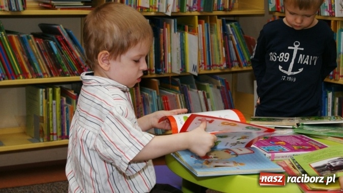 Zdjęcie w galerii na portalu naszraciborz.pl: Wierszykarnia w raciborskiej bibliotece wiadomości z regionu
