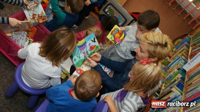Zdjęcie w galerii na portalu naszraciborz.pl: Wierszykarnia w raciborskiej bibliotece wiadomości z regionu