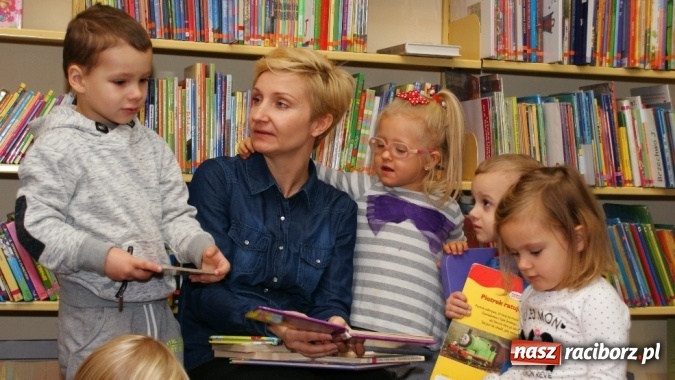 Zdjęcie w galerii na portalu naszraciborz.pl: Wierszykarnia w raciborskiej bibliotece wiadomości z regionu