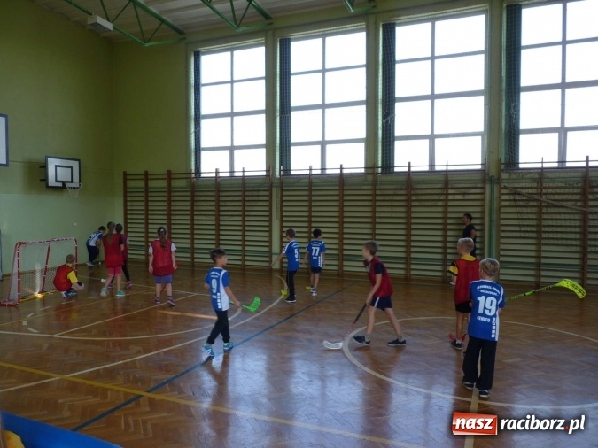 Zdjęcie w galerii na portalu naszraciborz.pl: Floorball Tiger-Magdeburg w Tworkowie  wiadomości z regionu