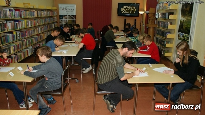 Zdjęcie w galerii na portalu naszraciborz.pl: Biblioteka kontratakuje! Gwiezdne Wojny w książnicy wiadomości z regionu