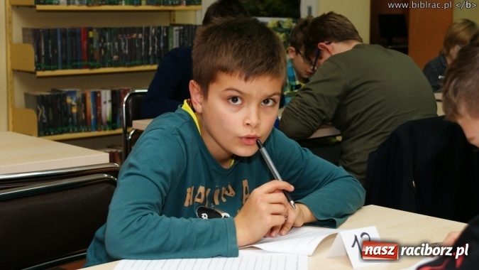 Zdjęcie w galerii na portalu naszraciborz.pl: Biblioteka kontratakuje! Gwiezdne Wojny w książnicy wiadomości z regionu