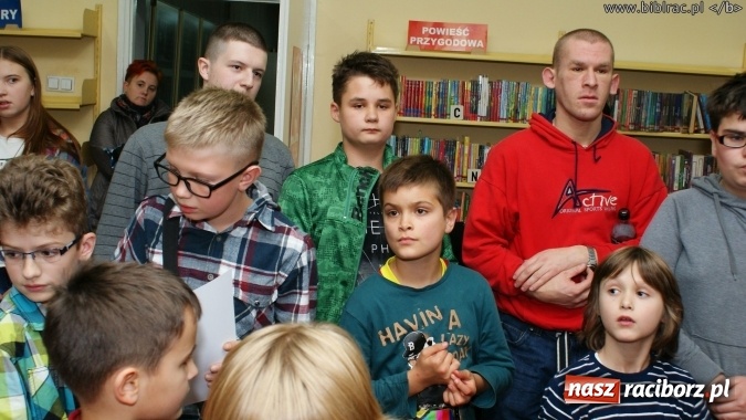 Zdjęcie w galerii na portalu naszraciborz.pl: Biblioteka kontratakuje! Gwiezdne Wojny w książnicy wiadomości z regionu