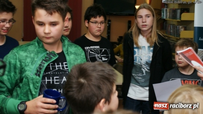 Zdjęcie w galerii na portalu naszraciborz.pl: Biblioteka kontratakuje! Gwiezdne Wojny w książnicy wiadomości z regionu