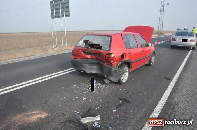 Zdjęcie w galerii na portalu naszraciborz.pl: Kraksa na drodze Racibórz-Pietrowice Wielkie wiadomości z regionu