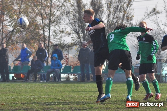Zdjęcie w galerii na portalu naszraciborz.pl: Wicher niegroźny Płomieniowi. Jedenaste zwycięstwo drużyny z Kobyli wiadomości z regionu