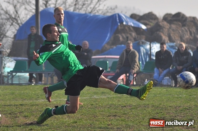 Zdjęcie w galerii na portalu naszraciborz.pl: Wicher niegroźny Płomieniowi. Jedenaste zwycięstwo drużyny z Kobyli wiadomości z regionu