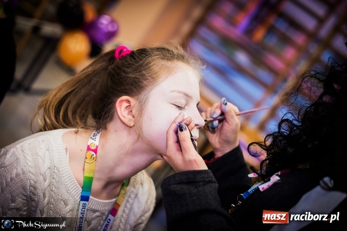 Zdjęcie w galerii na portalu naszraciborz.pl: Halloweenowy Bal Charytatywny z wielką pompą w SP 15 wiadomości z regionu