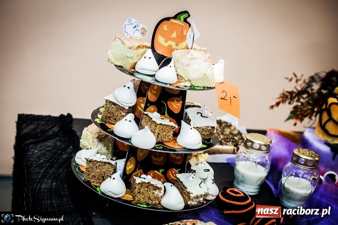 Zdjęcie w galerii na portalu naszraciborz.pl: Halloweenowy Bal Charytatywny z wielką pompą w SP 15 wiadomości z regionu