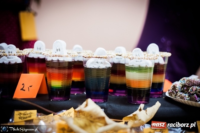 Zdjęcie w galerii na portalu naszraciborz.pl: Halloweenowy Bal Charytatywny z wielką pompą w SP 15 wiadomości z regionu