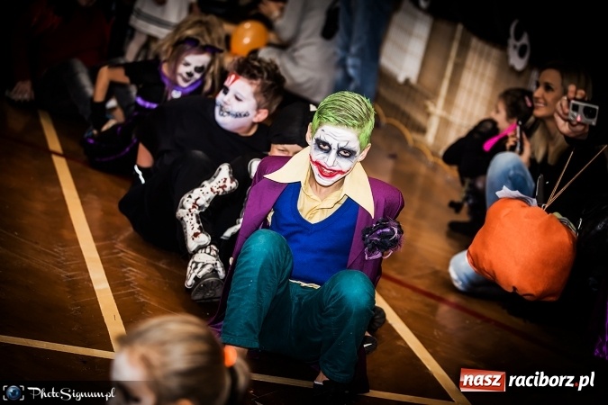 Zdjęcie w galerii na portalu naszraciborz.pl: Halloweenowy Bal Charytatywny z wielką pompą w SP 15 wiadomości z regionu