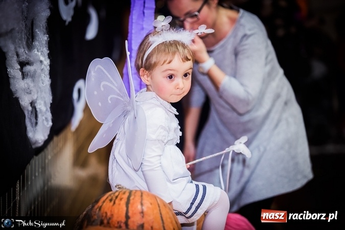 Zdjęcie w galerii na portalu naszraciborz.pl: Halloweenowy Bal Charytatywny z wielką pompą w SP 15 wiadomości z regionu