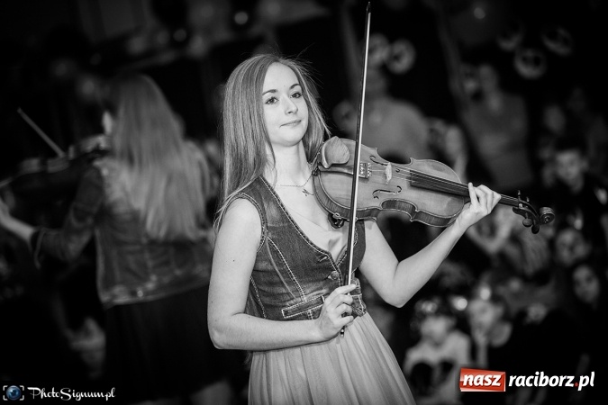 Zdjęcie w galerii na portalu naszraciborz.pl: Halloweenowy Bal Charytatywny z wielką pompą w SP 15 wiadomości z regionu