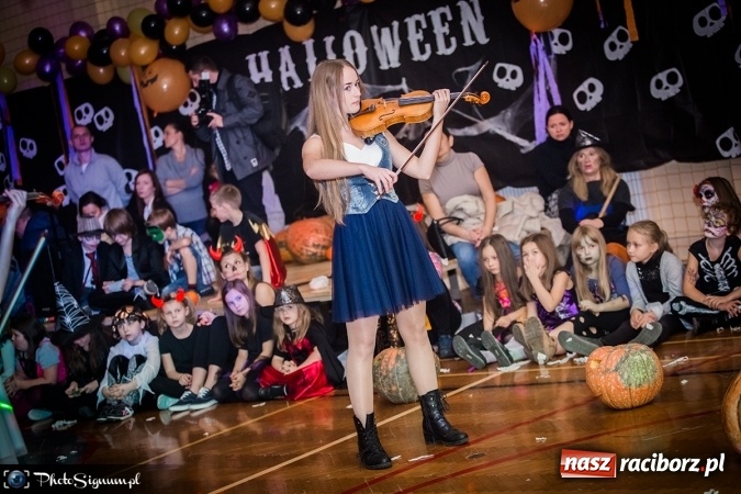 Zdjęcie w galerii na portalu naszraciborz.pl: Halloweenowy Bal Charytatywny z wielką pompą w SP 15 wiadomości z regionu