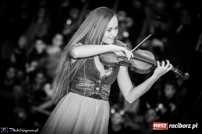 Zdjęcie w galerii na portalu naszraciborz.pl: Halloweenowy Bal Charytatywny z wielką pompą w SP 15 wiadomości z regionu