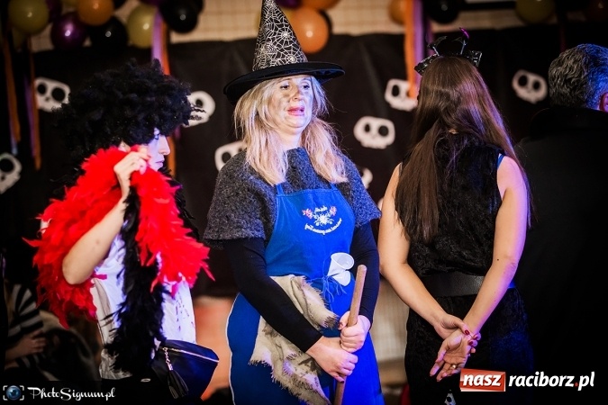 Zdjęcie w galerii na portalu naszraciborz.pl: Halloweenowy Bal Charytatywny z wielką pompą w SP 15 wiadomości z regionu