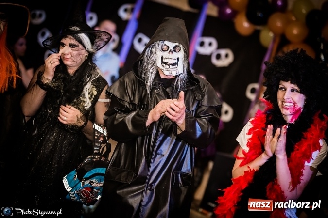 Zdjęcie w galerii na portalu naszraciborz.pl: Halloweenowy Bal Charytatywny z wielką pompą w SP 15 wiadomości z regionu