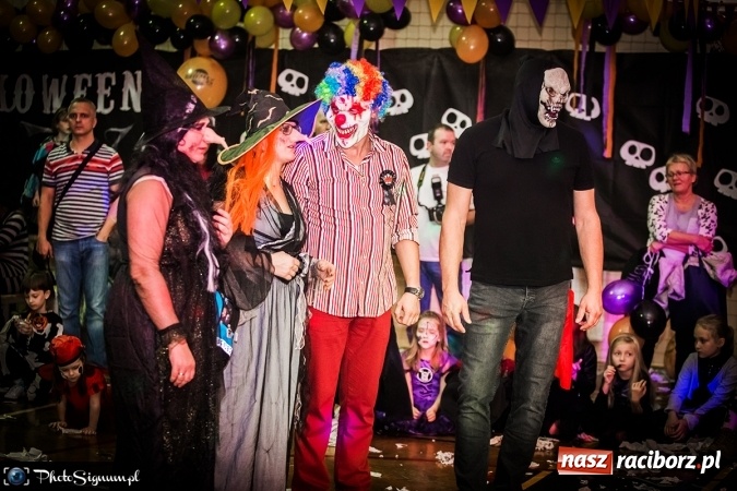Zdjęcie w galerii na portalu naszraciborz.pl: Halloweenowy Bal Charytatywny z wielką pompą w SP 15 wiadomości z regionu