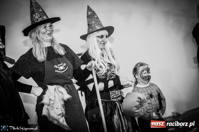 Zdjęcie w galerii na portalu naszraciborz.pl: Halloweenowy Bal Charytatywny z wielką pompą w SP 15 wiadomości z regionu