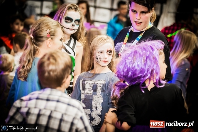 Zdjęcie w galerii na portalu naszraciborz.pl: Halloweenowy Bal Charytatywny z wielką pompą w SP 15 wiadomości z regionu
